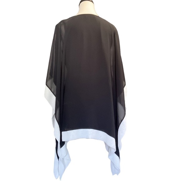 $10$ add on COLEBROOKE by Windsmore black & white chiffon colour block flowy top - Picture 7 of 14